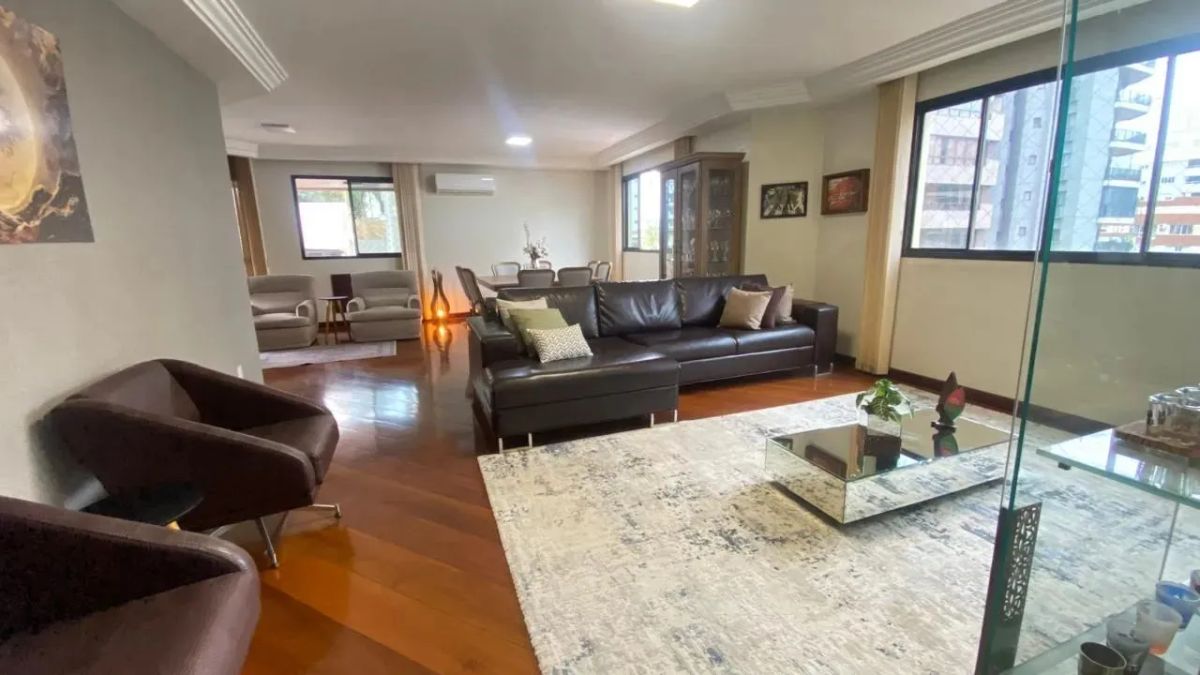 Apartamento na  Praça do Congresso com 226m² no Centro - Criciúma - SC