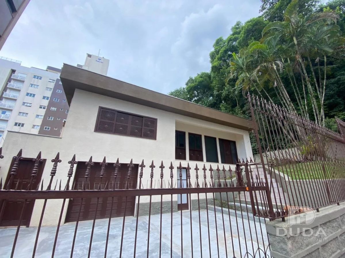 CASA COMERCIAL