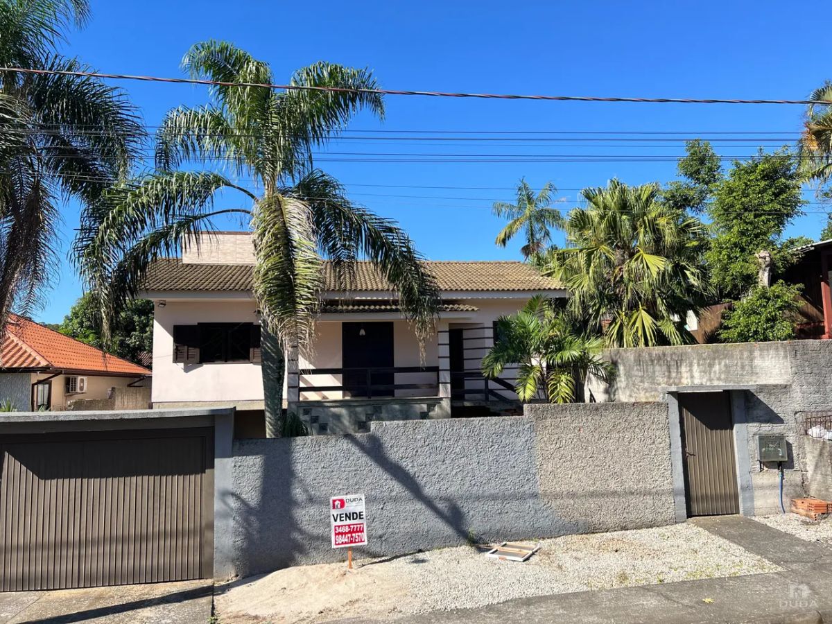 CASA Á VENDA