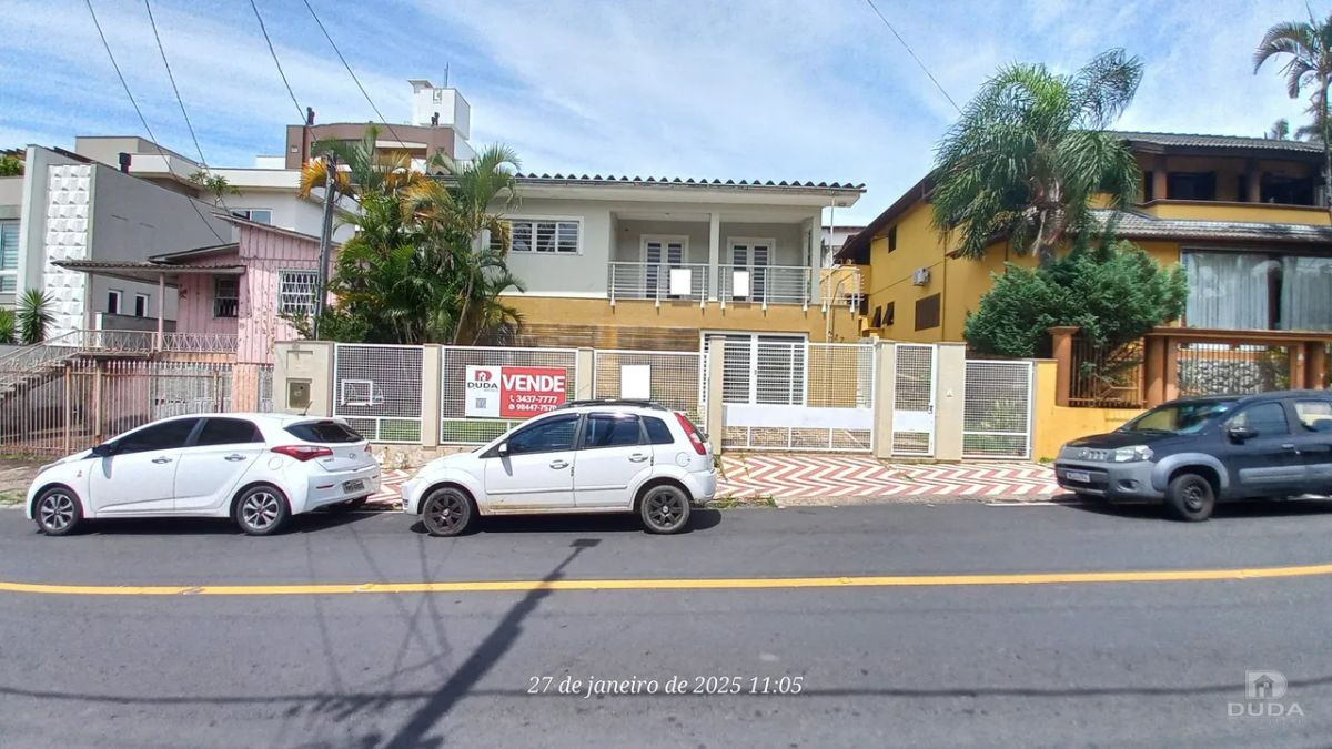 CASA À VENDA NO CENTRO DE CRICIÚMA