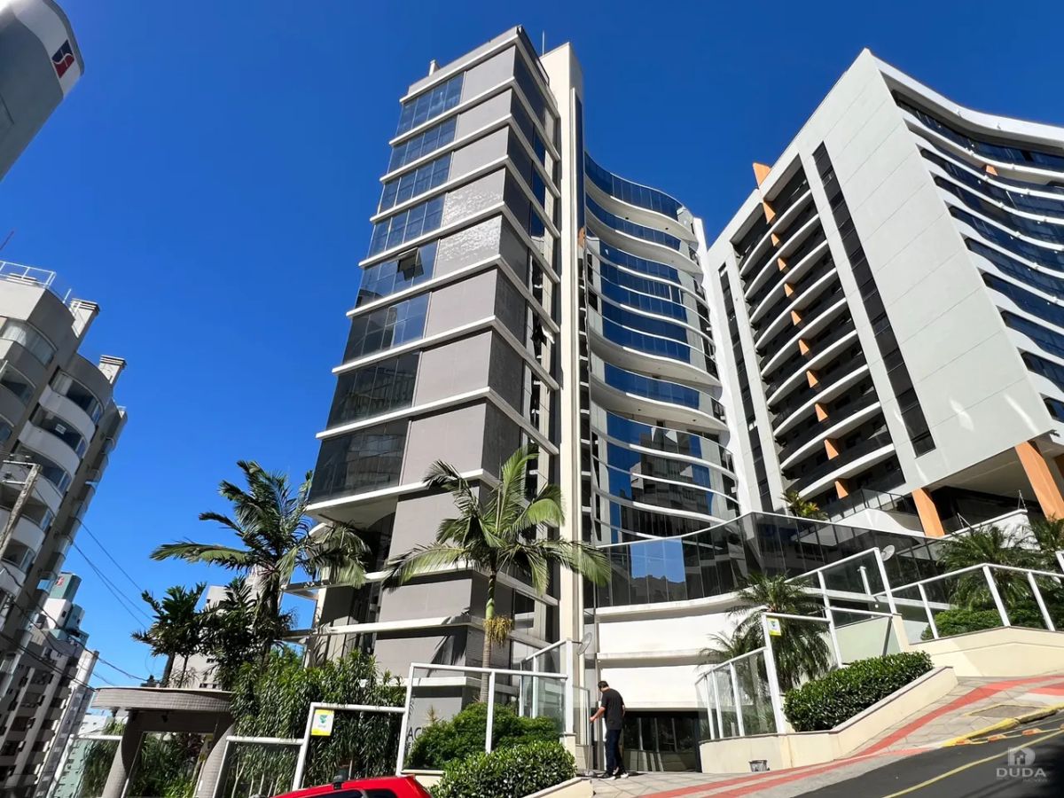 Luxuoso apartamento no Centro de Criciúma