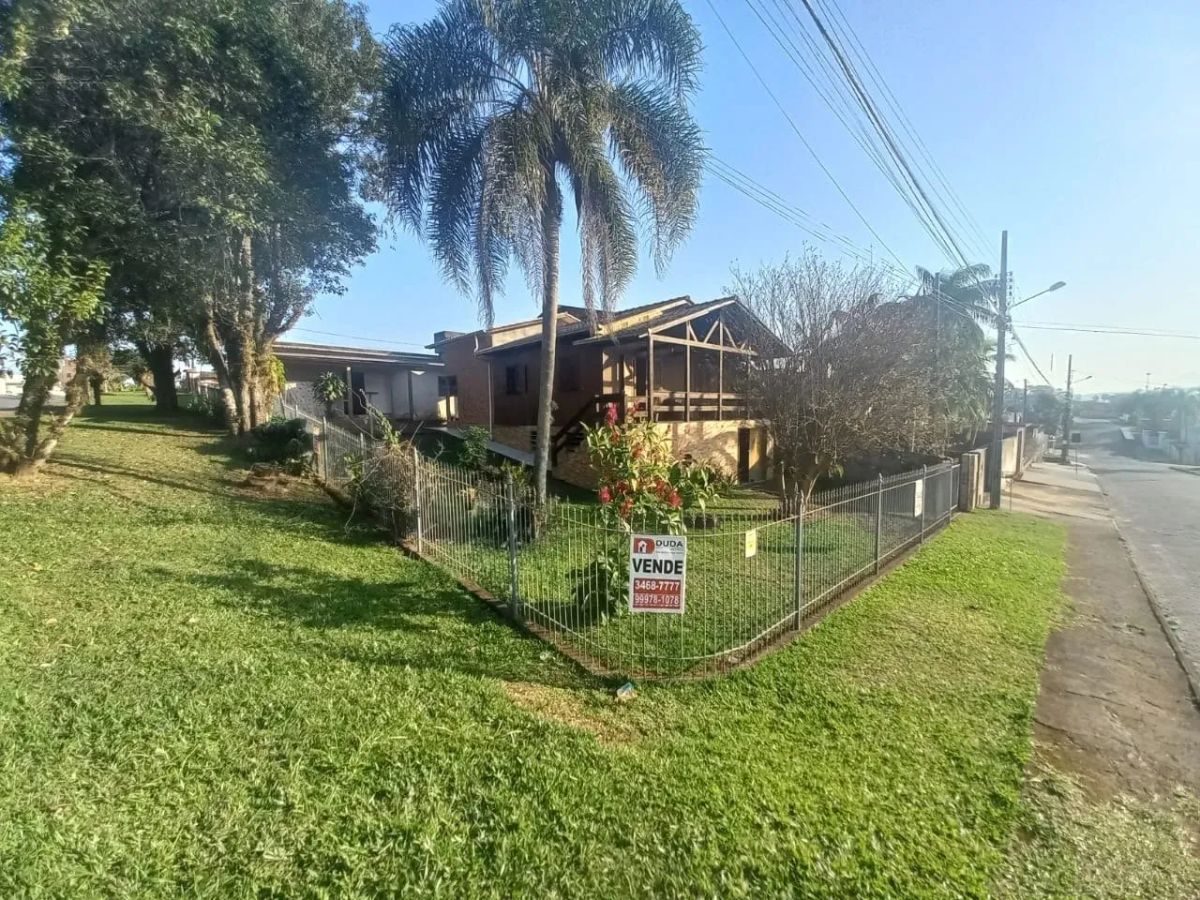 CASA Á VENDA NO BAIRRO MINA DO MATO