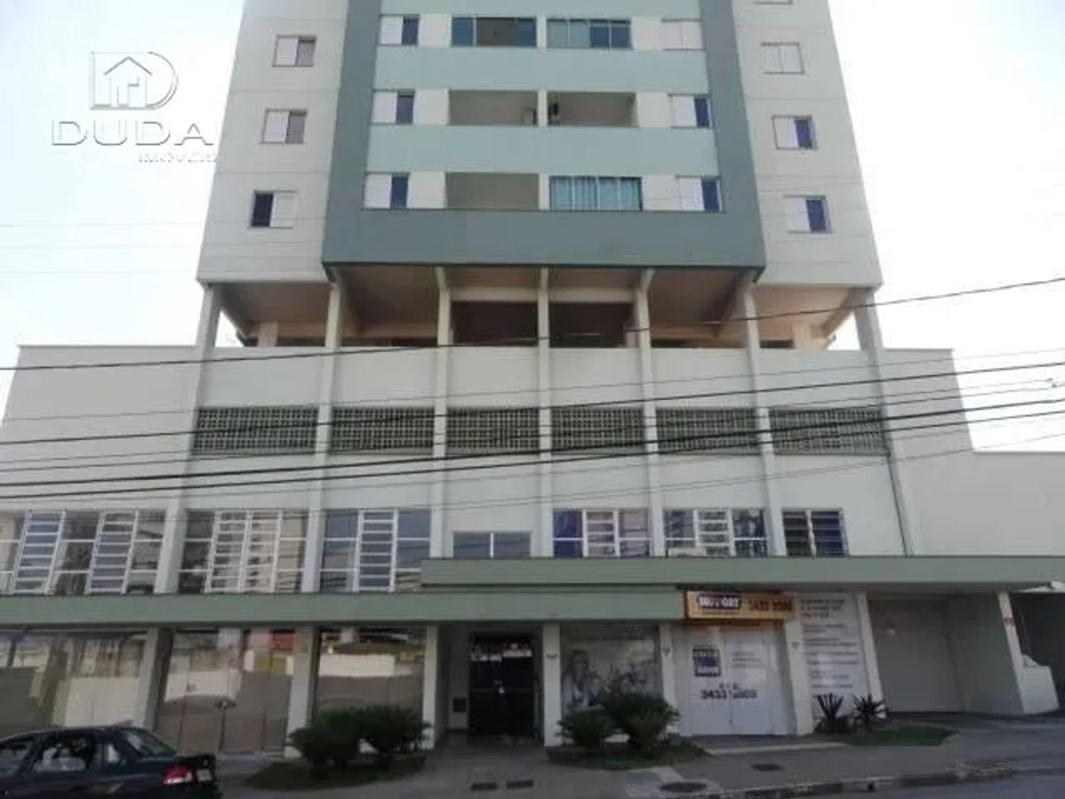 APARTAMENTO À VENDA NO CENTRO DE CRICIÚMA