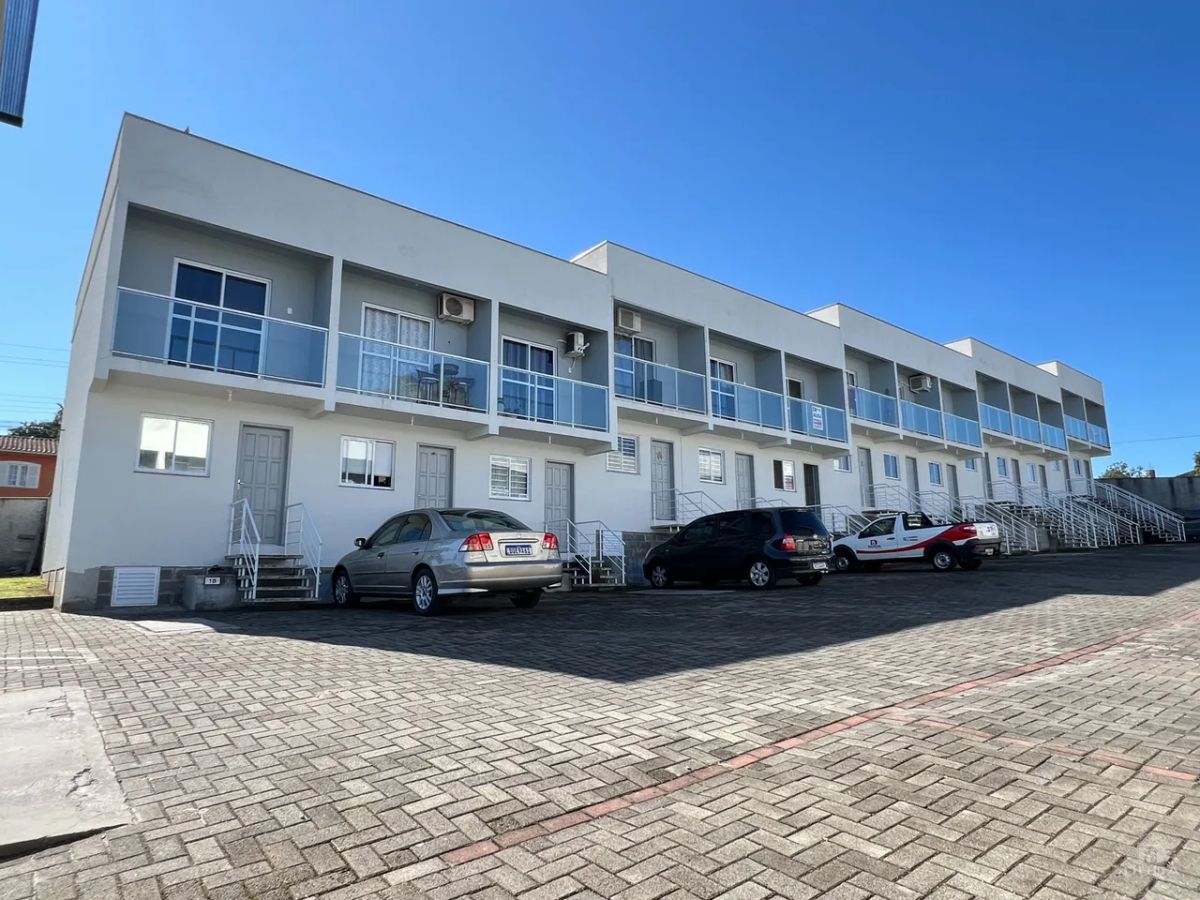Sobrado de 2 Dormitórios - Santo Antônio