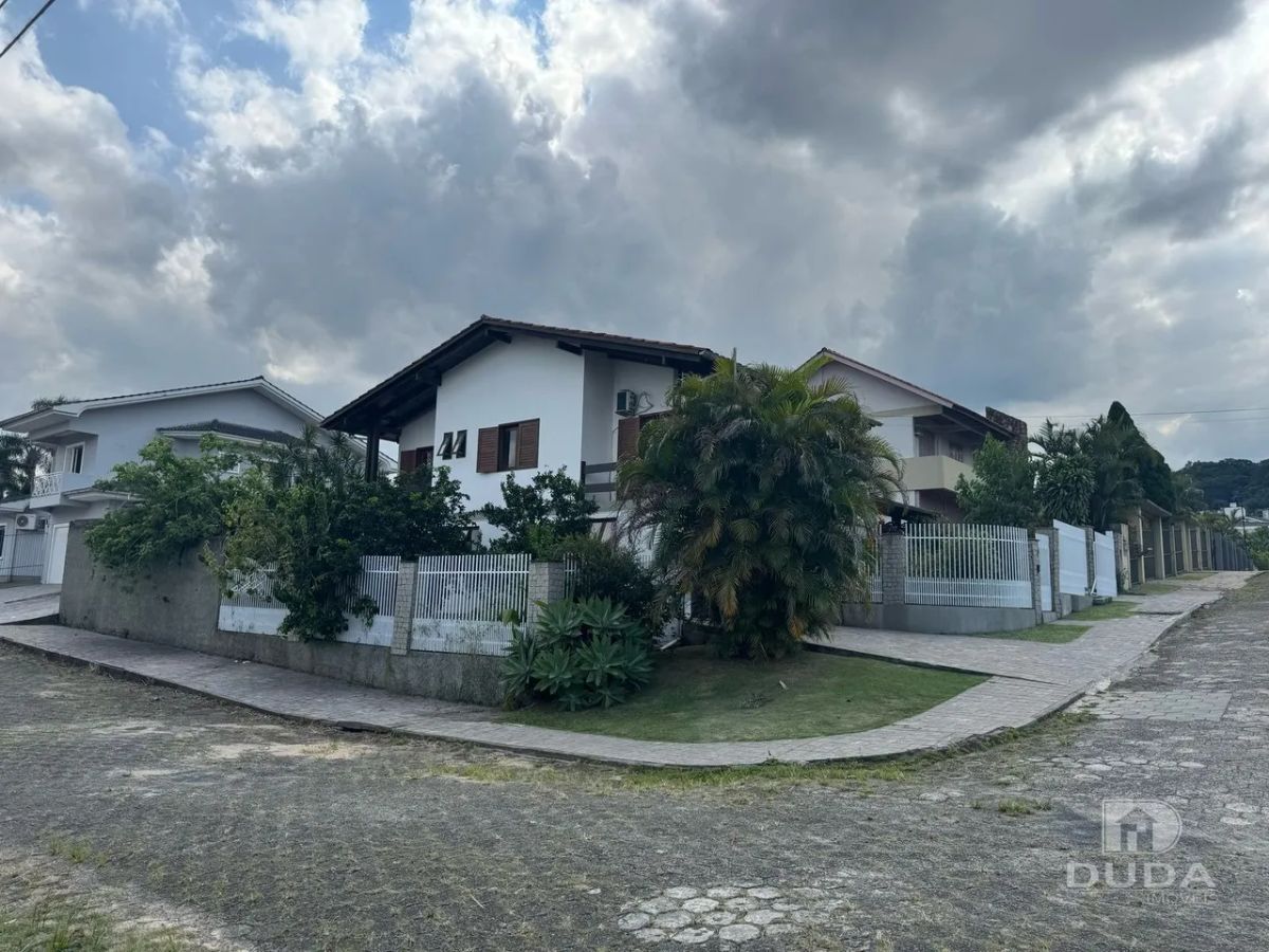 CASA À VENDA NO BAIRRO MINA BRASIL