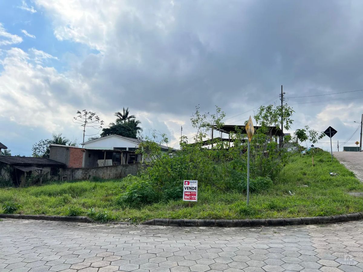 Terreno Espaçoso para Construir ou Investir