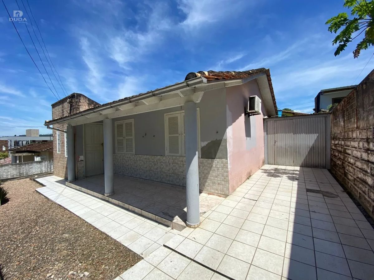 CASA Á VENDA