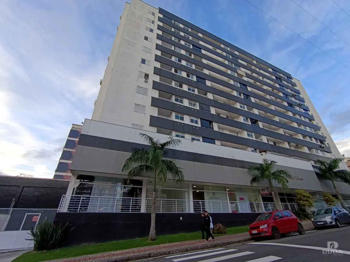 Sala comercial com 36,08 m² e um banheiro social.
