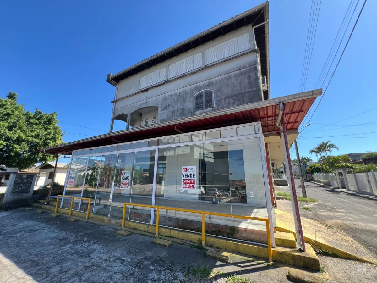 Prédio Comercial e Residencial