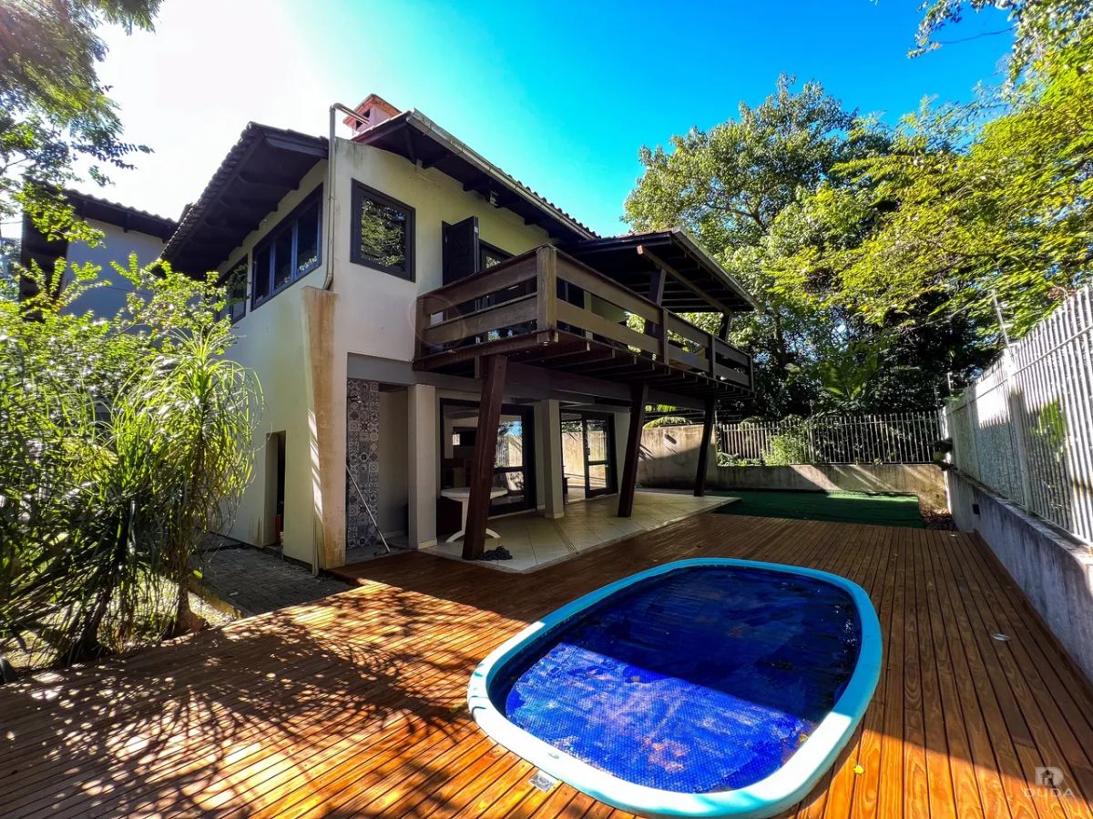 Casa à Venda ou Aluguel em Criciúma
