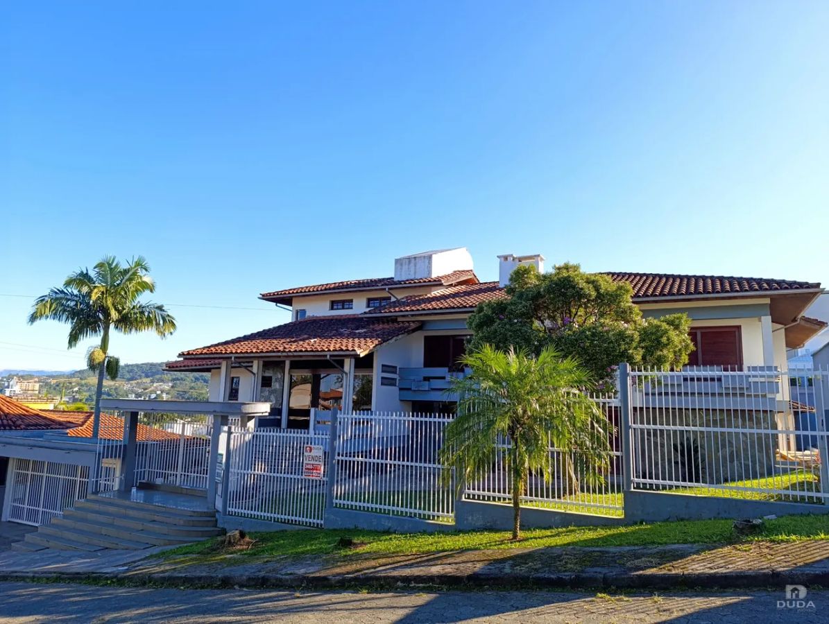 CASA À VENDA