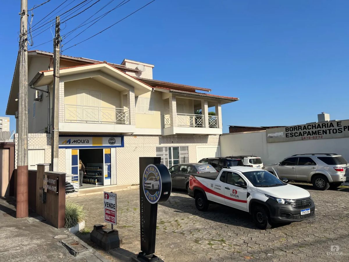 Casa Comercial