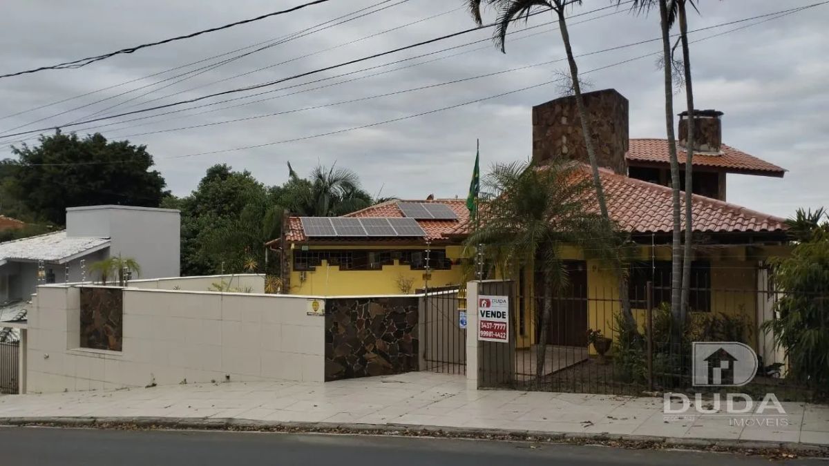 CASA NO LOTE SEIS À VENDA