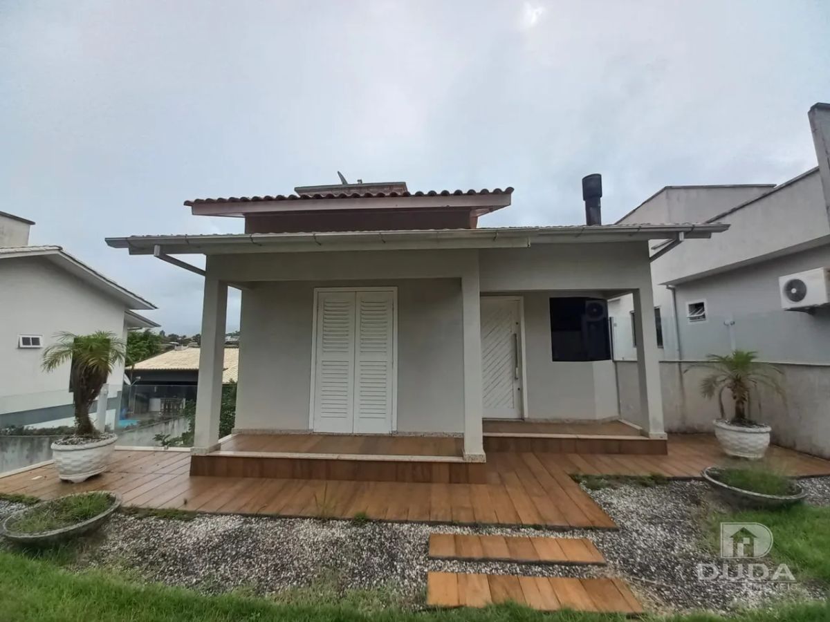 CASA NO BAIRRO ANA MARIA