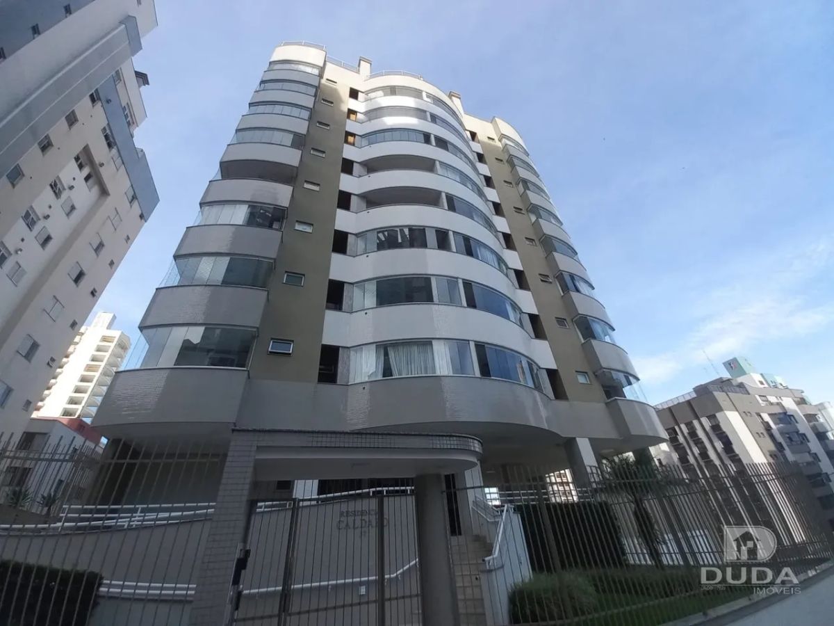 Apartamento a 350 metros da Praça do Congresso!