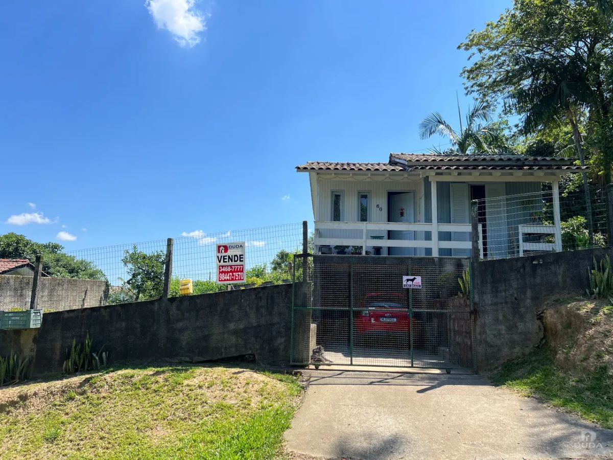 CASA Á VENDA
