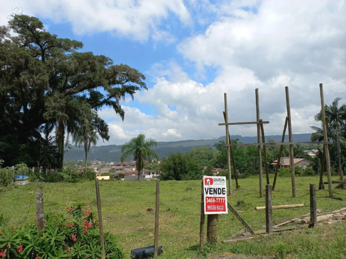 TERRENO AMPLO À VENDA