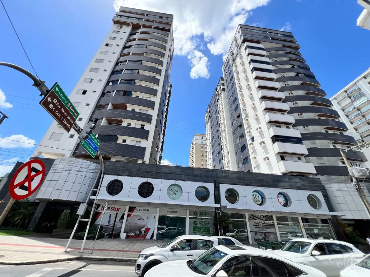 Sala comercial térrea com 57,98 m² e banheiro.