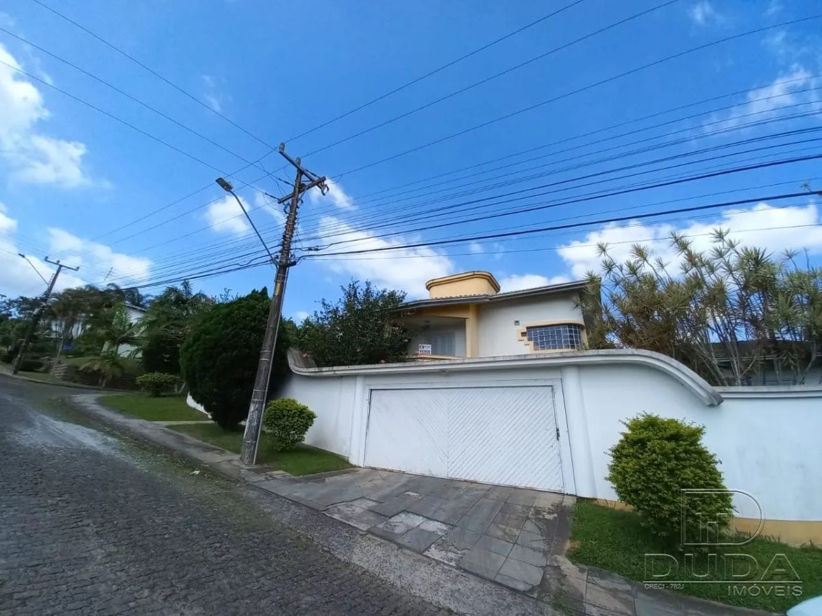 Casa alto padrão no bairro Pio Corrêa