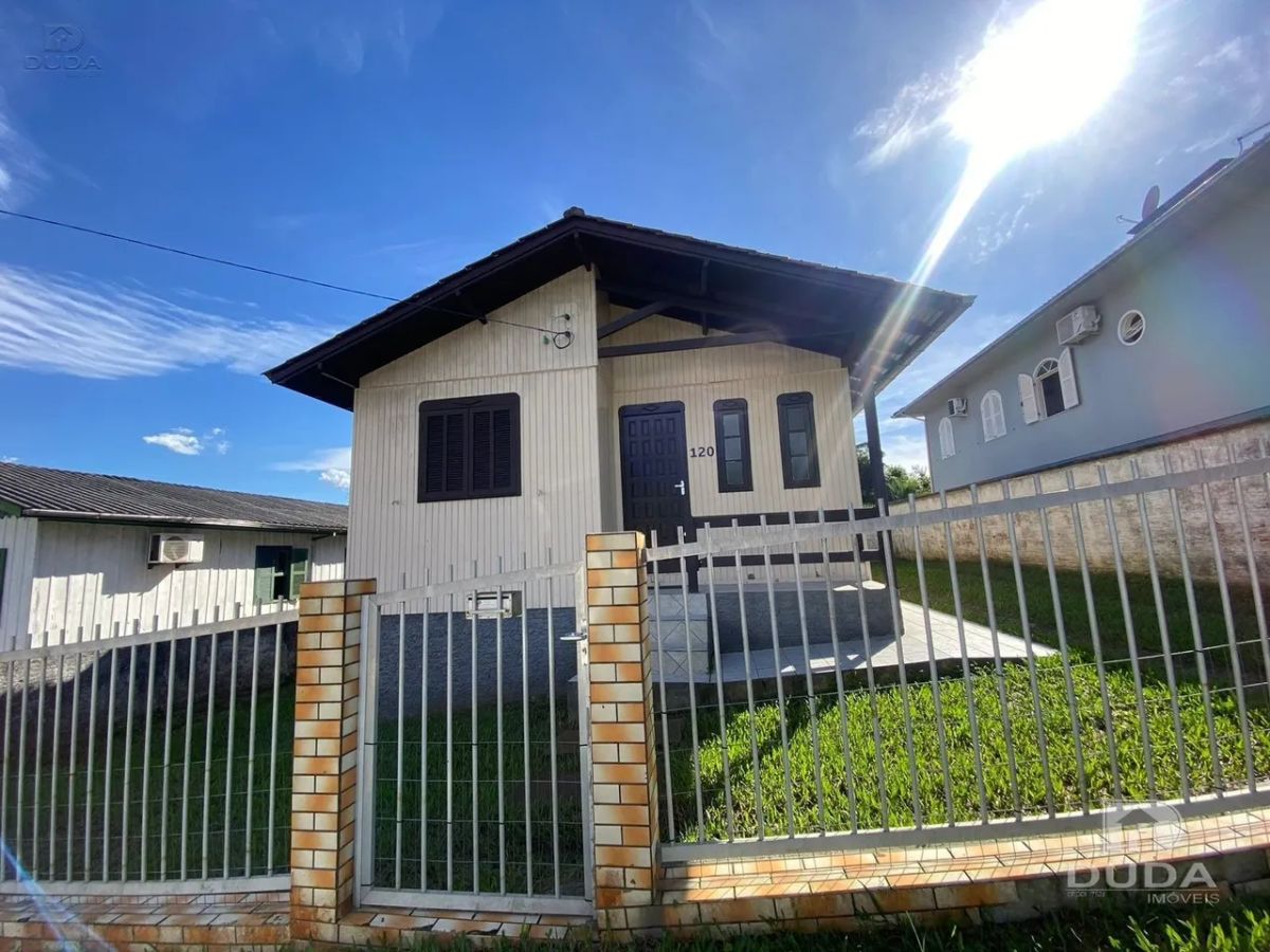 Casa á venda na Mina do Toco!!