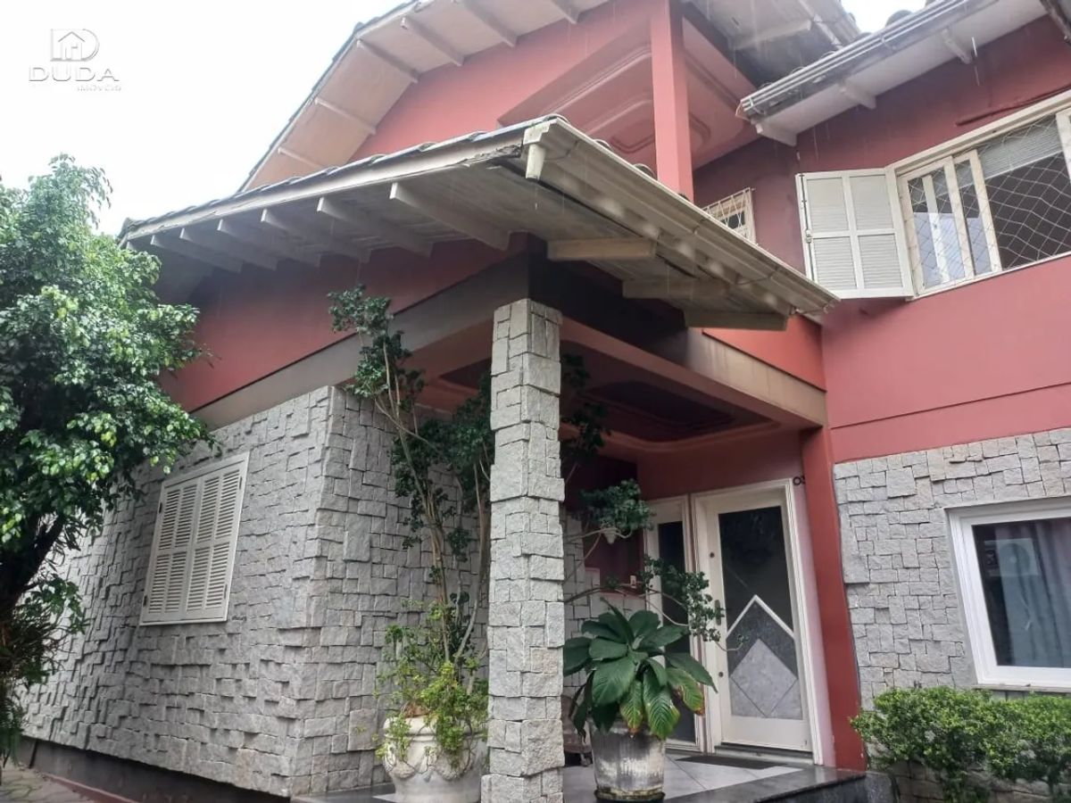 Casa mobiliada em condomínio fechado