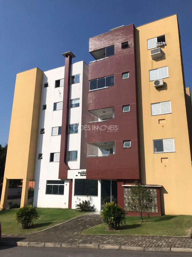 Apartamento à venda no Morro Estevão, Criciúma/SC.