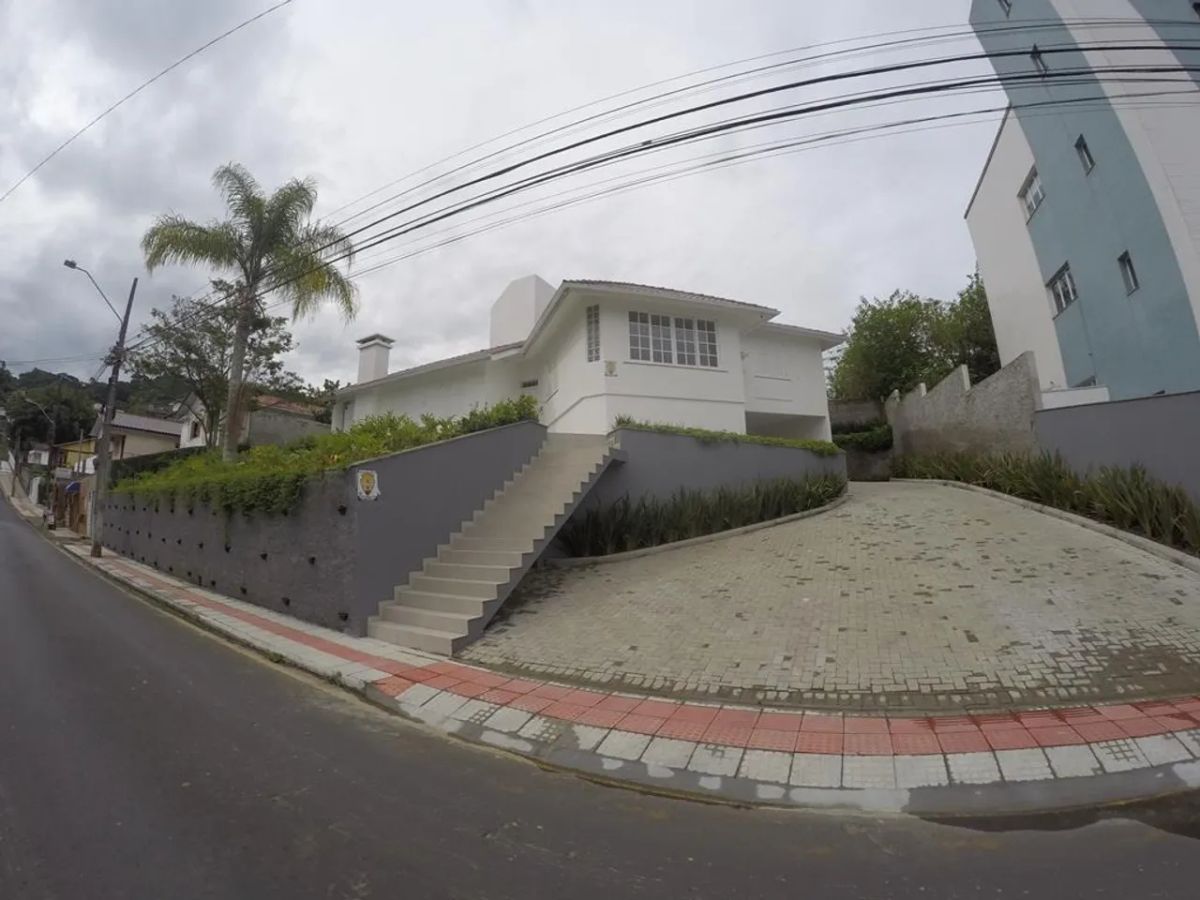 Casa para aluguel com fim comercial em Criciúma - Mina Brasil