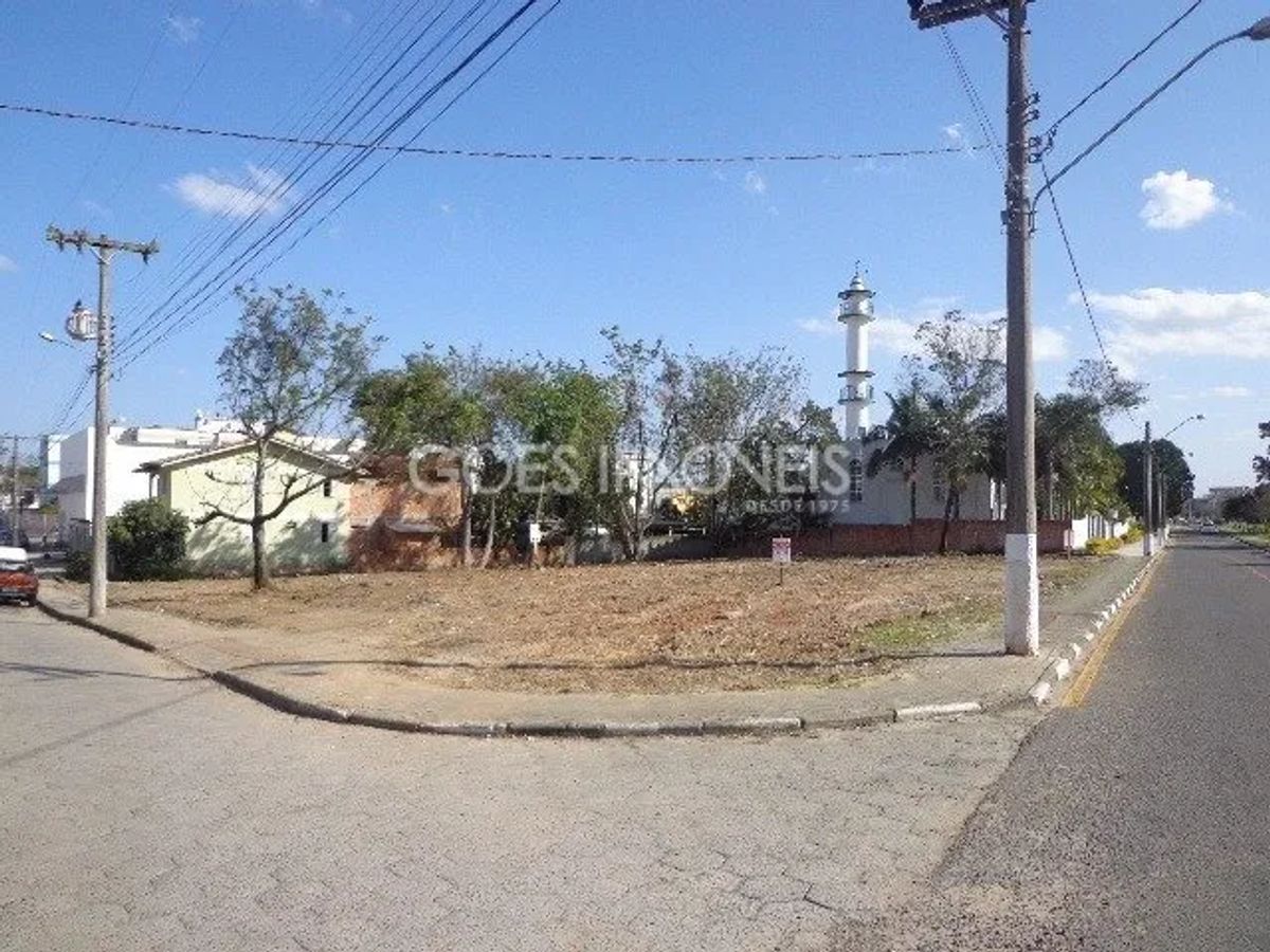 Terreno para aluguel em Criciúma - Bairro Pinheirinho.
