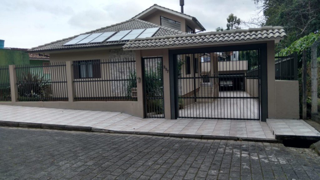Casa 3 quartos no Mina Brasil, Criciúma