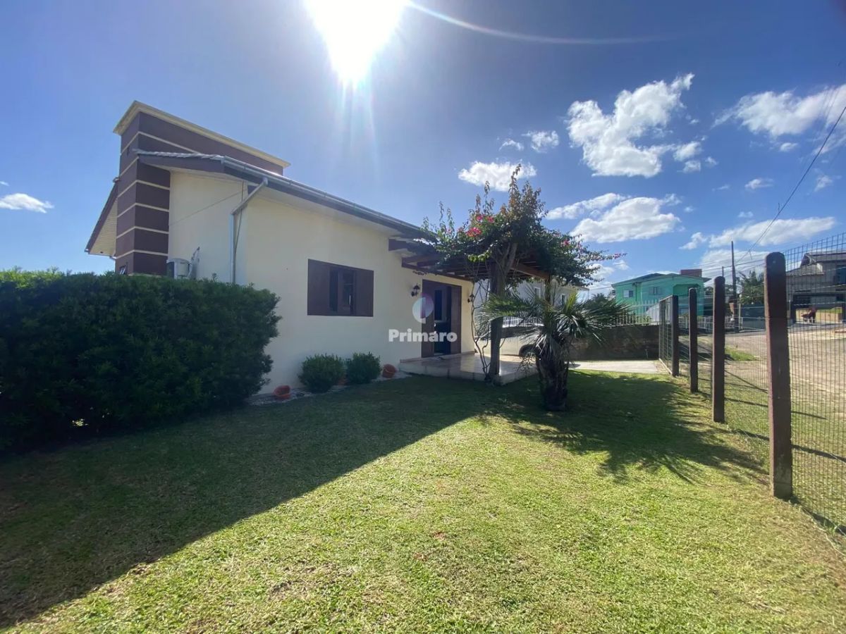 Casa a venda 2 quartos 1 vaga de garagem amplo terreno Santo Antonio