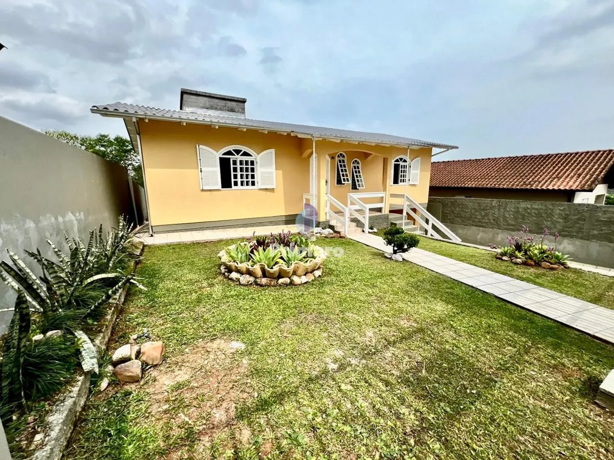 Casa a venda 3 quartos 1 suite 2 vagas de garagem bairro Sao Defende